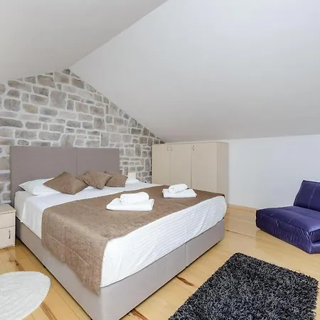 Holiday-home-with-private-heated-pool * Dubrovnik
