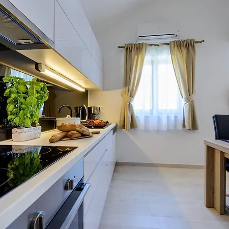 Holiday-home-with-private-heated-pool *