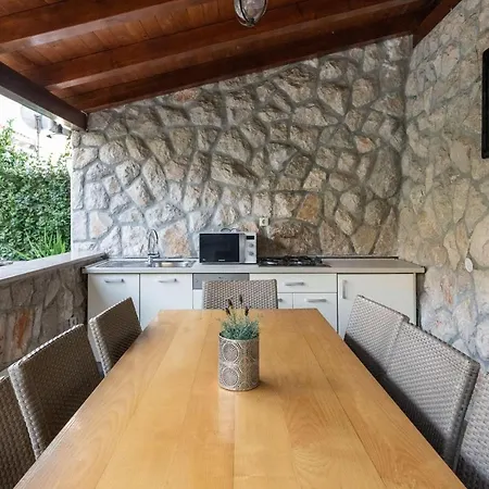 Holiday-home-with-private-heated-pool Apartment