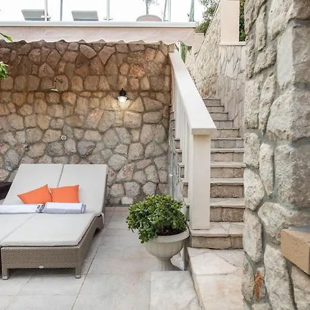Apartment Holiday-home-with-private-heated-pool *