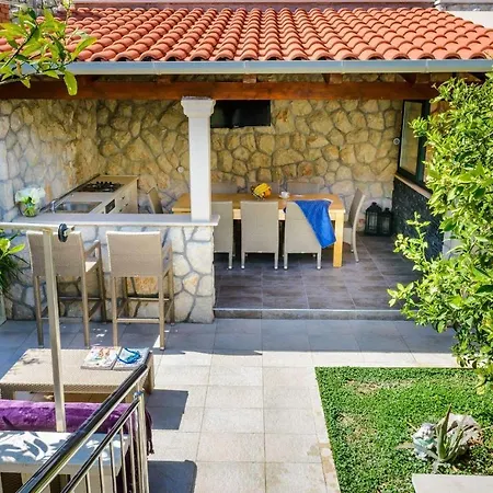 Apartment Holiday-home-with-private-heated-pool *